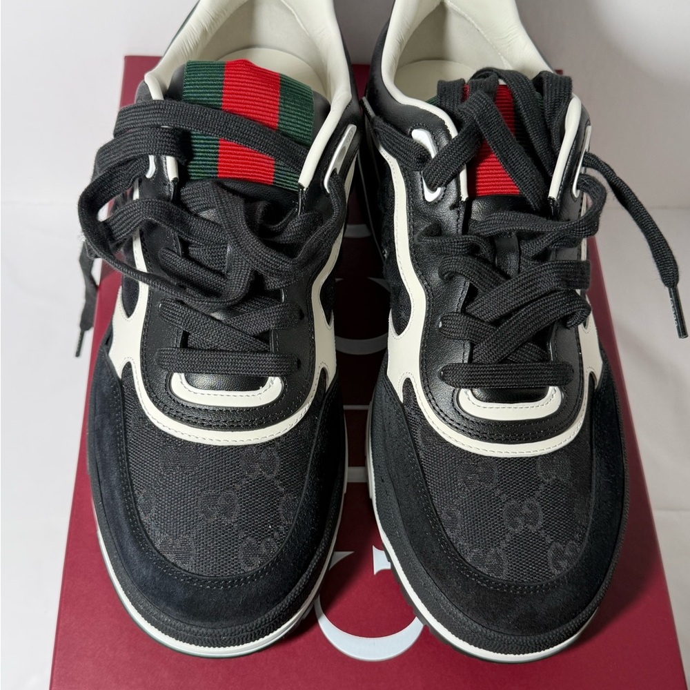 Gucci Black and White Sneakers - Picture 3 of 11